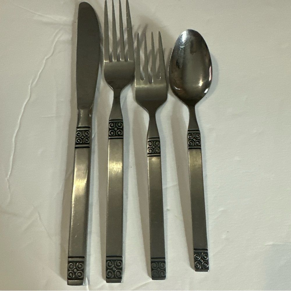 VTG Ecko Eterna Gemini Stainless Steel Flatware 4 Pc Set 1 Knife 2‎ Fork 1 Spoon